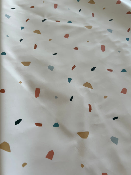 Tissu Imperméable Motif Terrazzo – Coupon de 50 cm - Môme - Petits Patrons