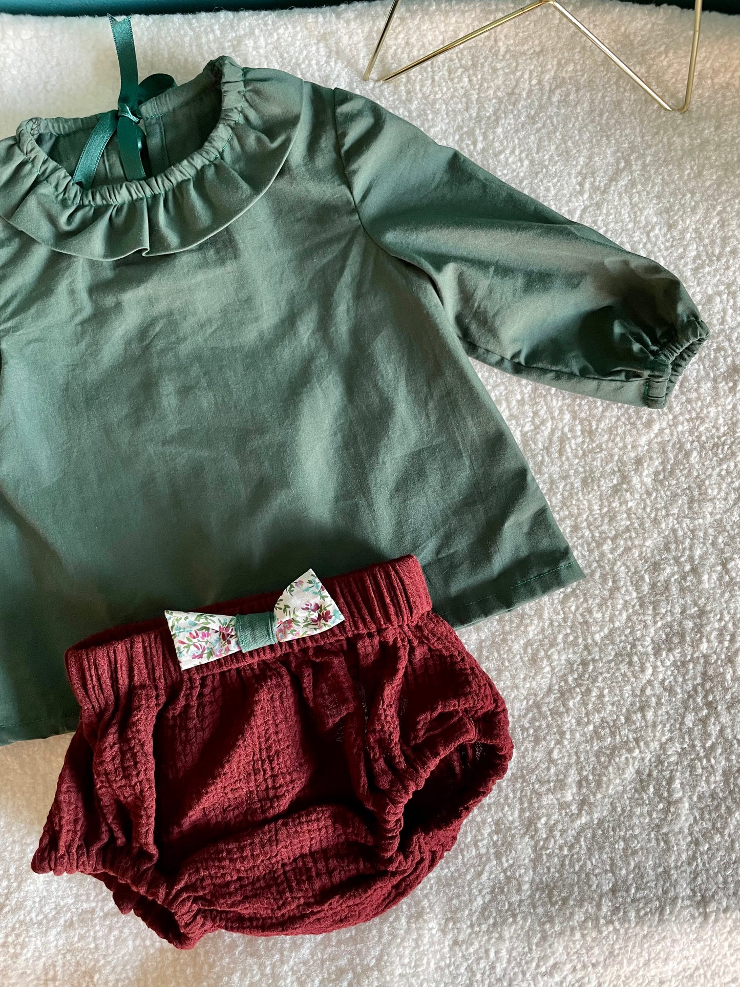 Blouse à col volanté - prototype coton uni vert sapin