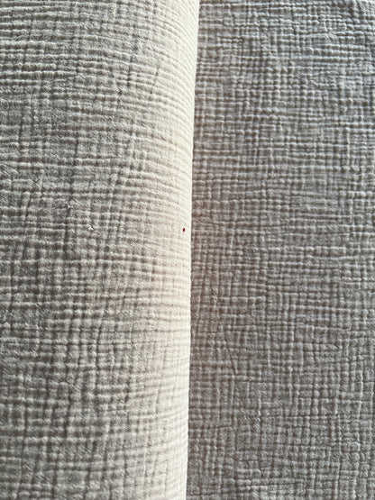 Tissu Gaze Taupe/Sable – 100% Coton Oeko-Tex – Coupon de 50 cm - Môme - Petits Patrons