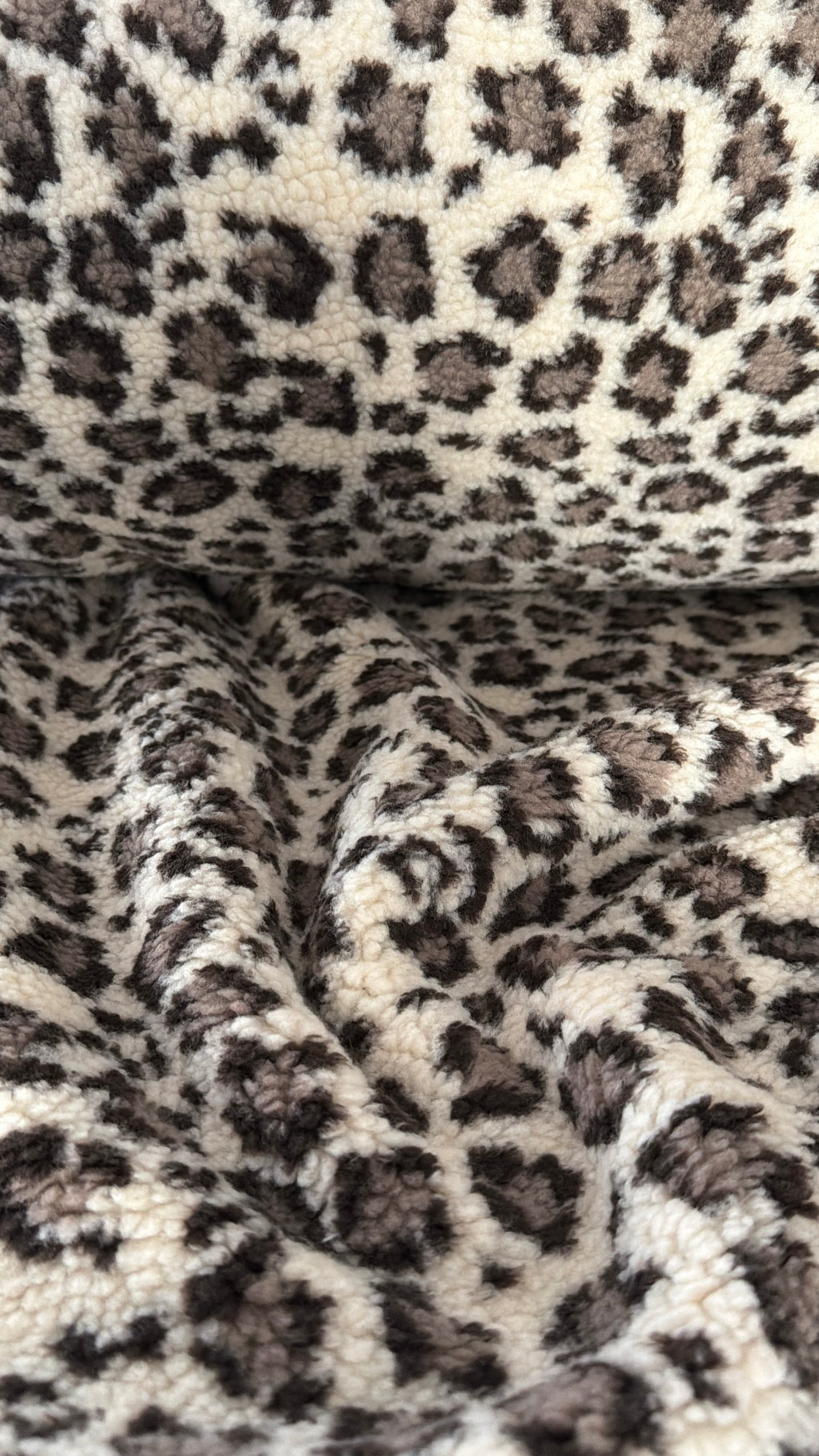 Tissu Sherpa Léopard OEKO-TEX® – Coupon de 50 cm - Môme - Petits Patrons