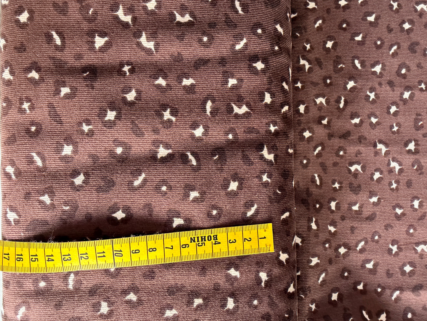 Tissu Velours Léopard (fines côtes) OEKO-TEX® – Coupon de 50 cm